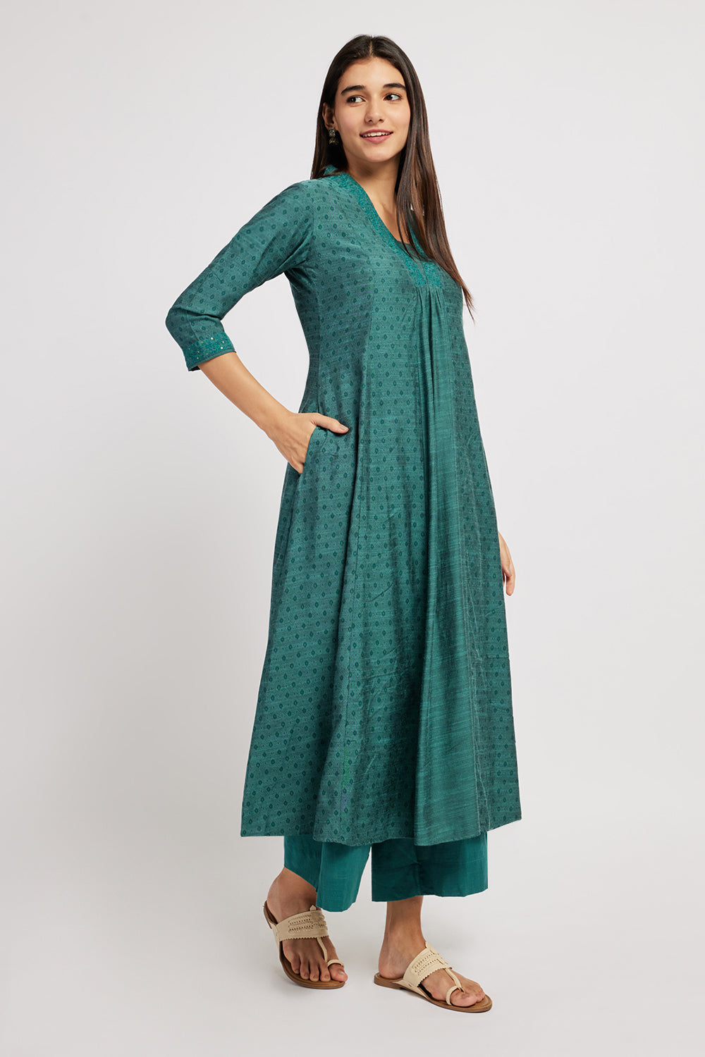 Span Green Deep V Rayon Kurta