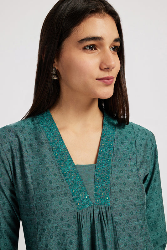 Span Green Deep V Rayon Kurta