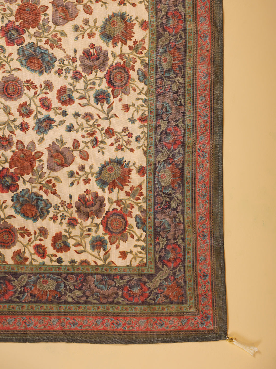 Span Ivory Round Neck Silk Kurta Set with Dupatta