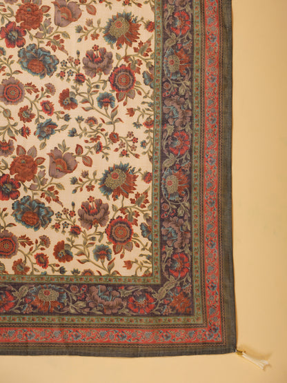 Span Ivory Round Neck Silk Kurta Set with Dupatta